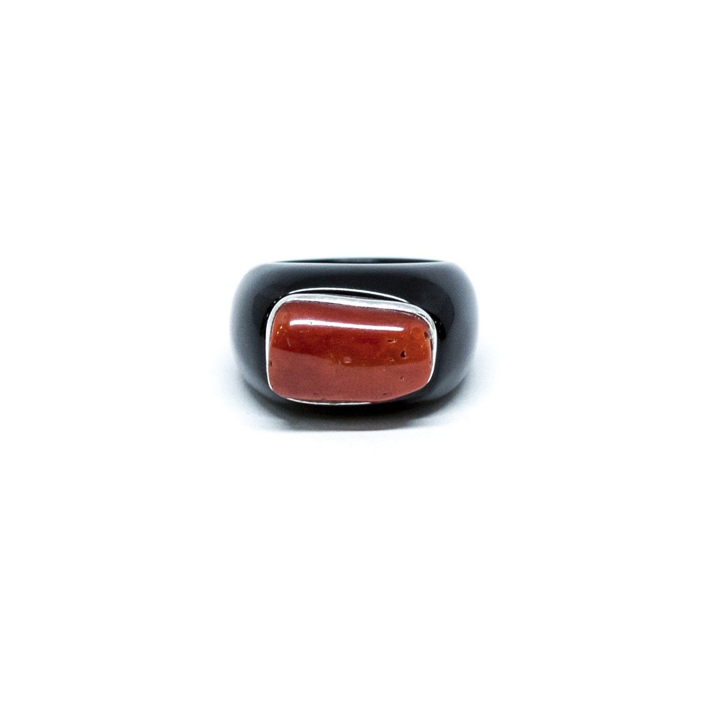 Anello in Pasta Nera e Corallo Rosso