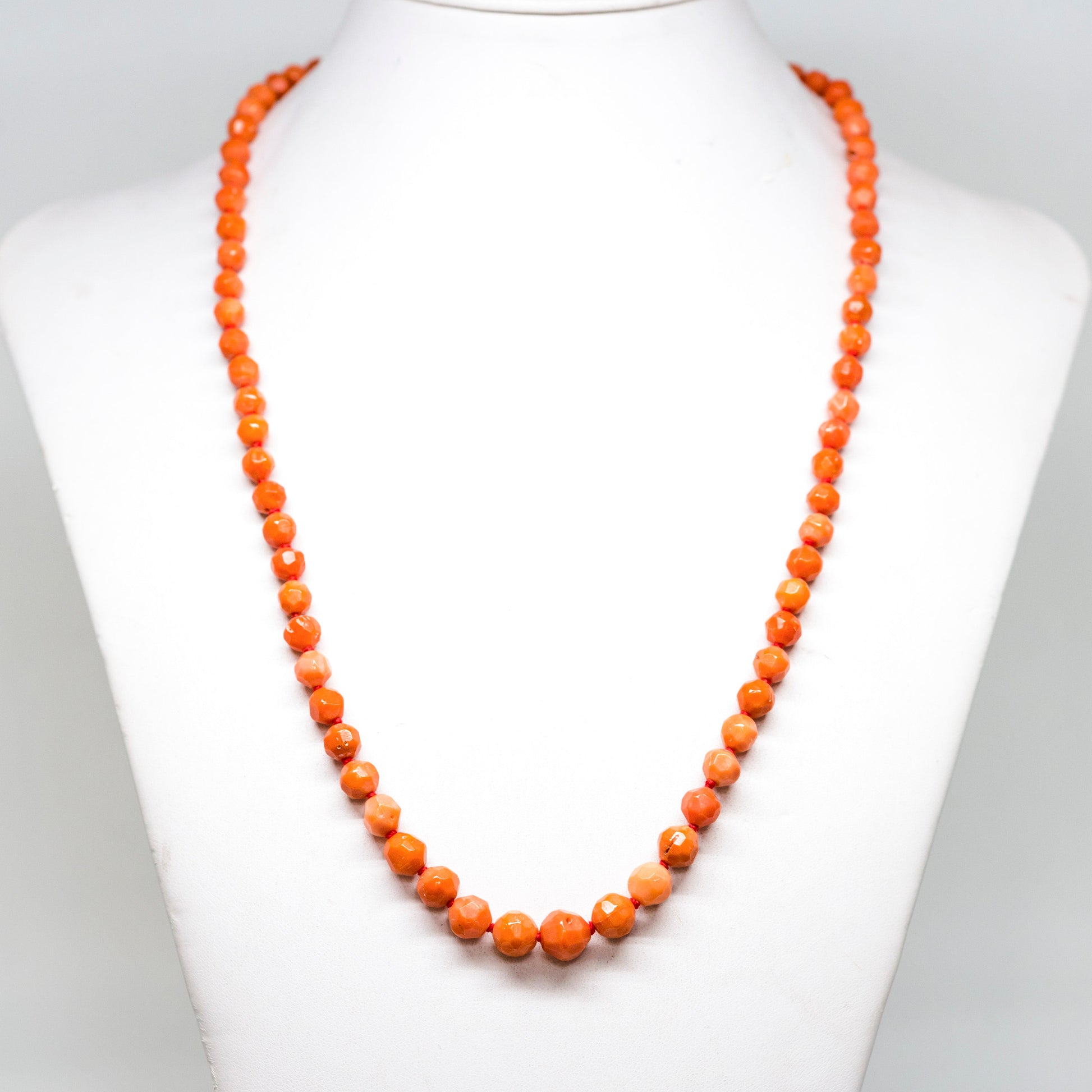 Collana -in-Corallo-Arancione-Sfaccettato