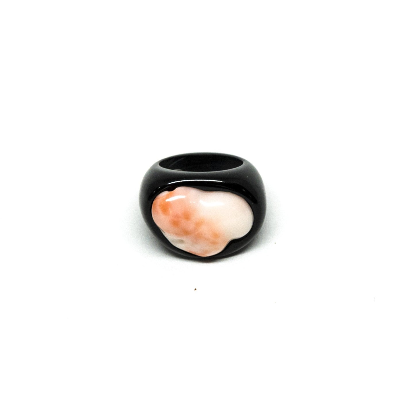 Anello in Pasta Nera e Corallo Rosa