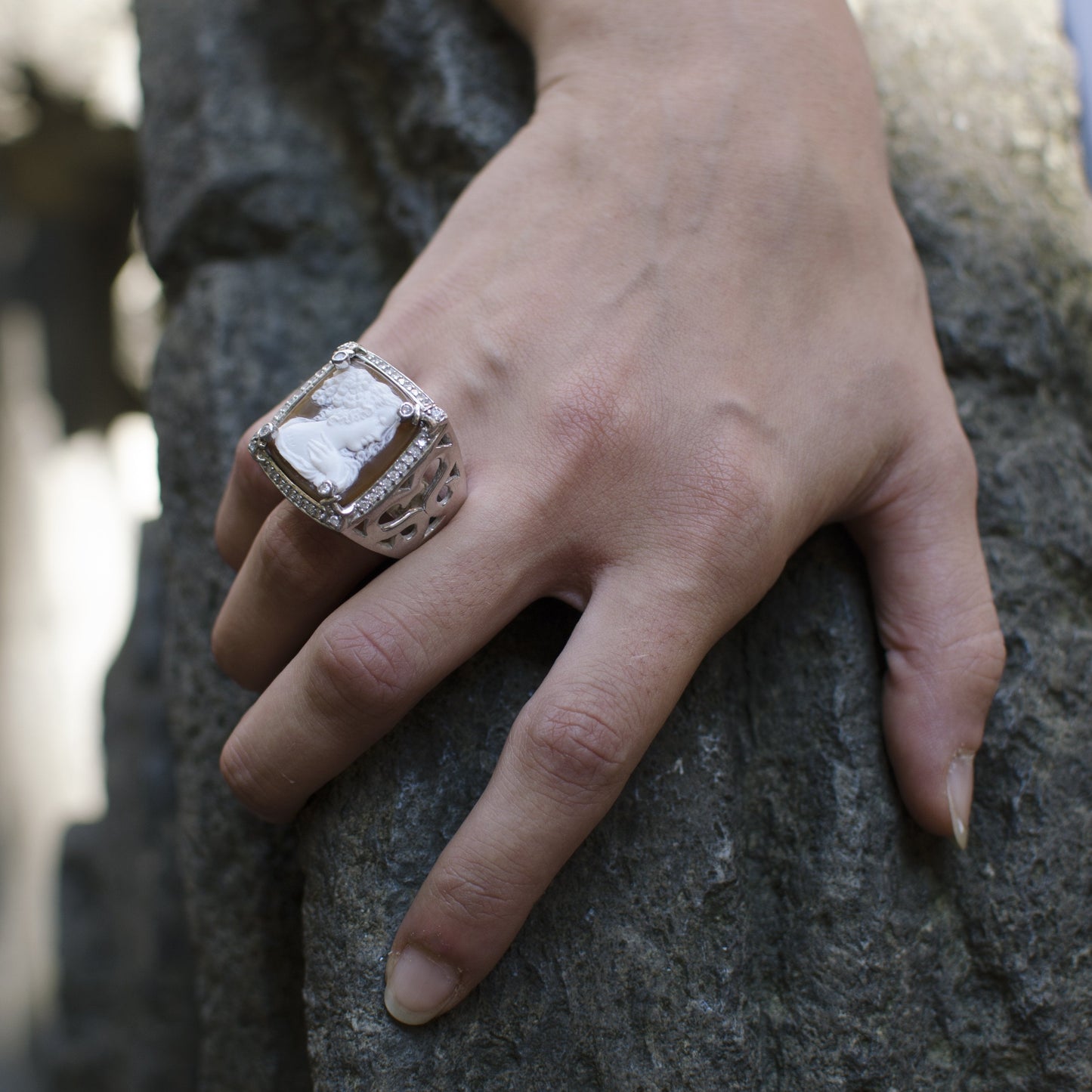 Anello cammeo artistico profilo donna