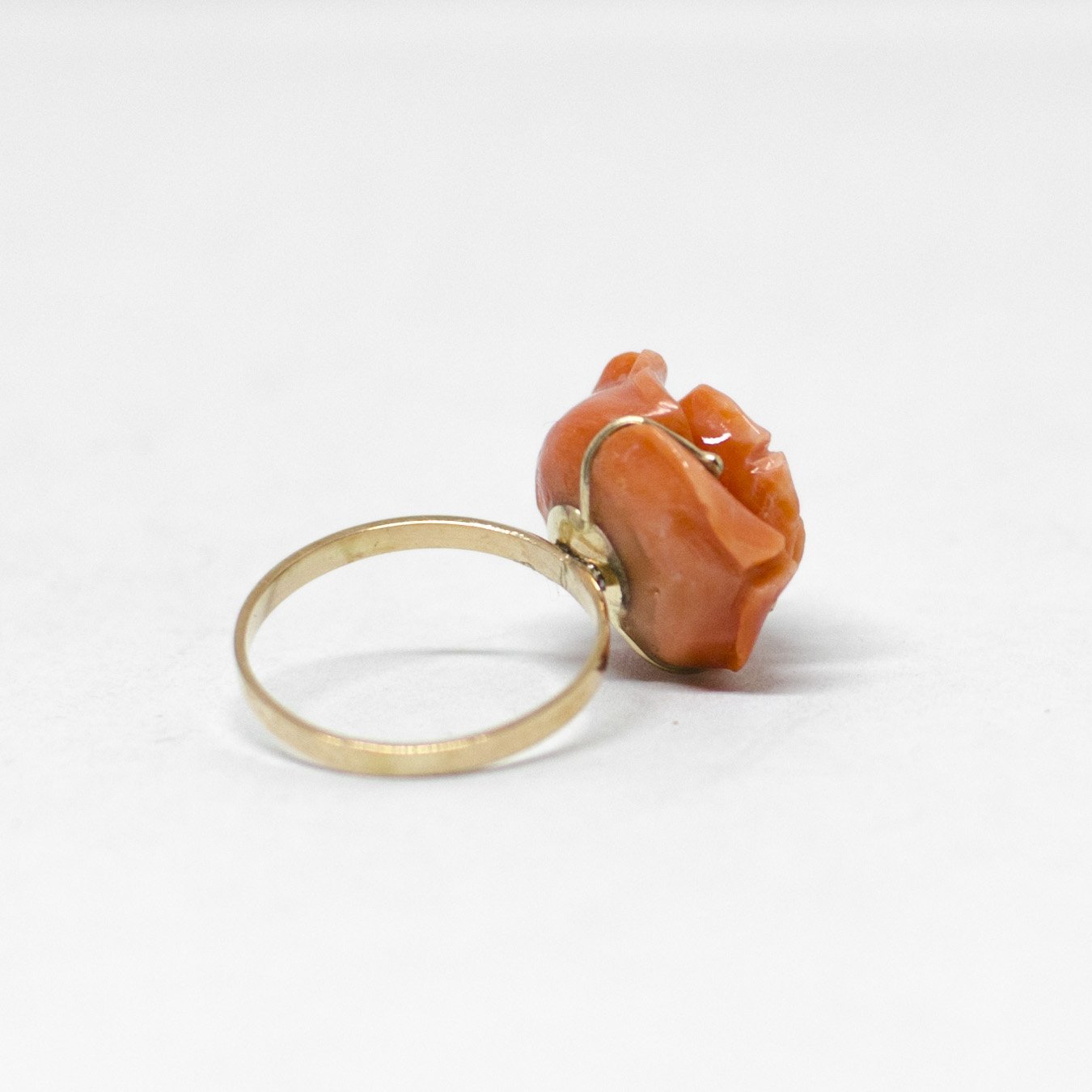 Anello Corallo Arancione con Rosa Incisa