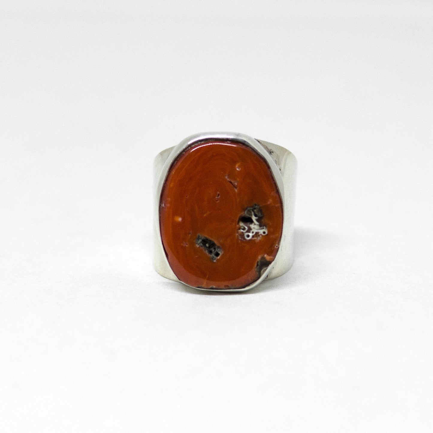 Anello con corallo rosso