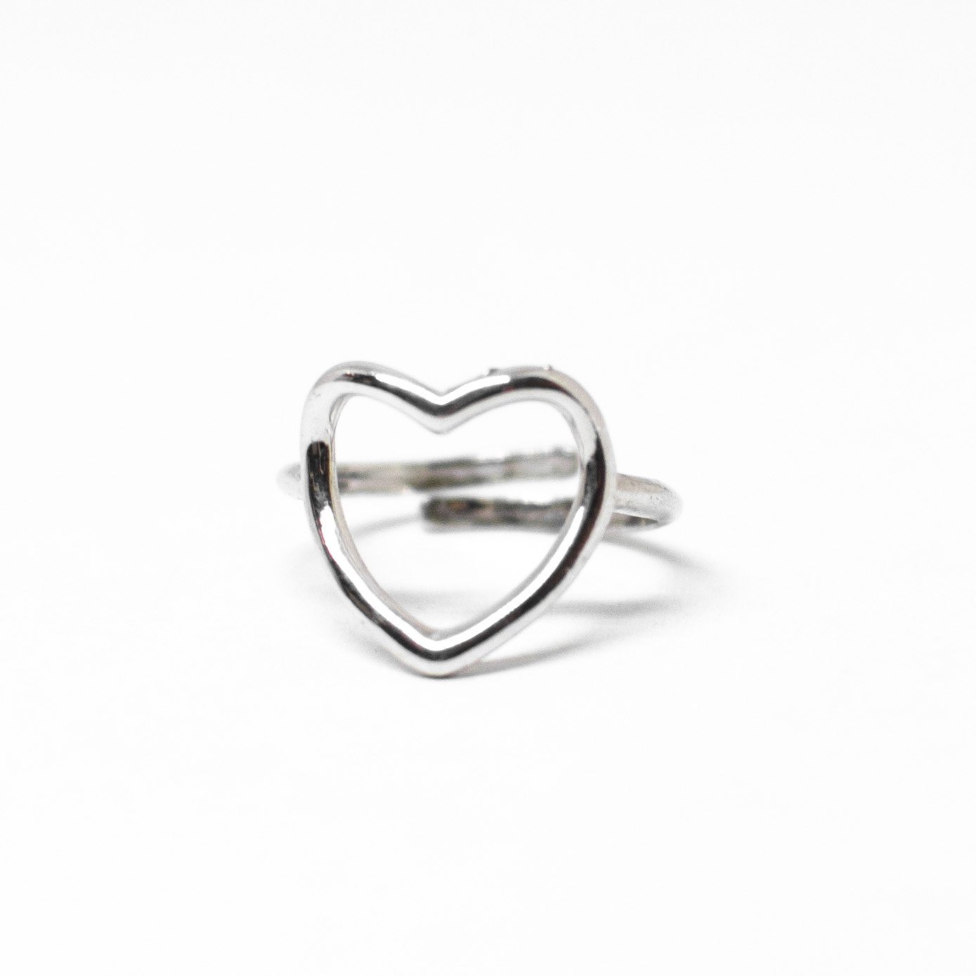 Anello cuore interamente in argento