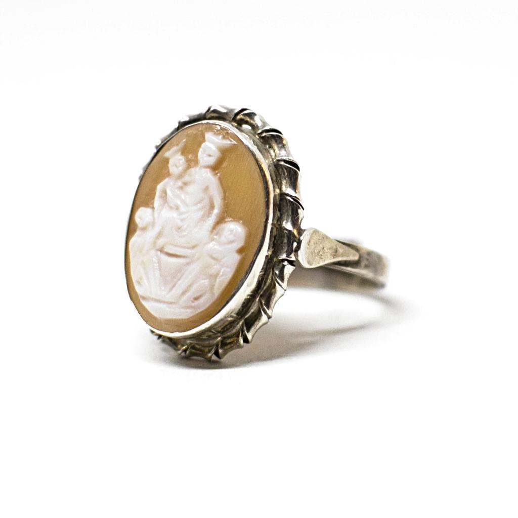 Anello cammeo "La Madre"