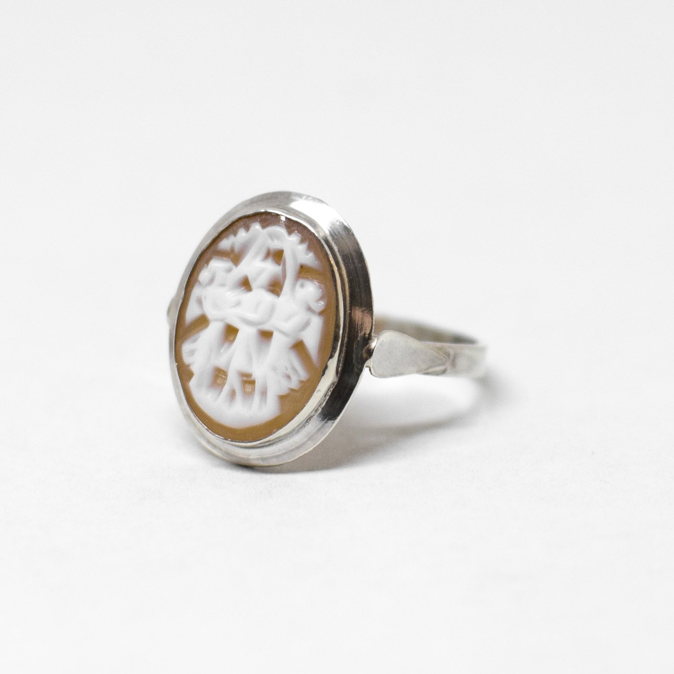 Cameo Ring "The Three Graces"