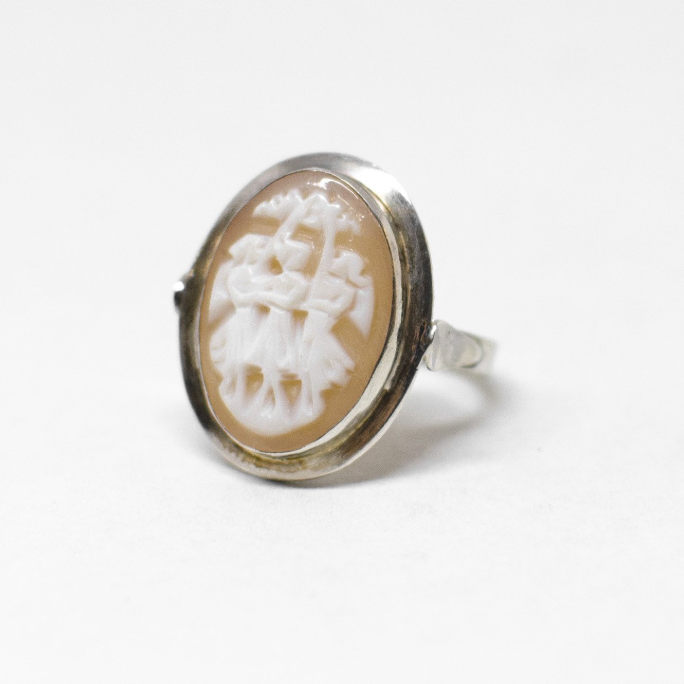 Cameo Ring "The Three Graces"