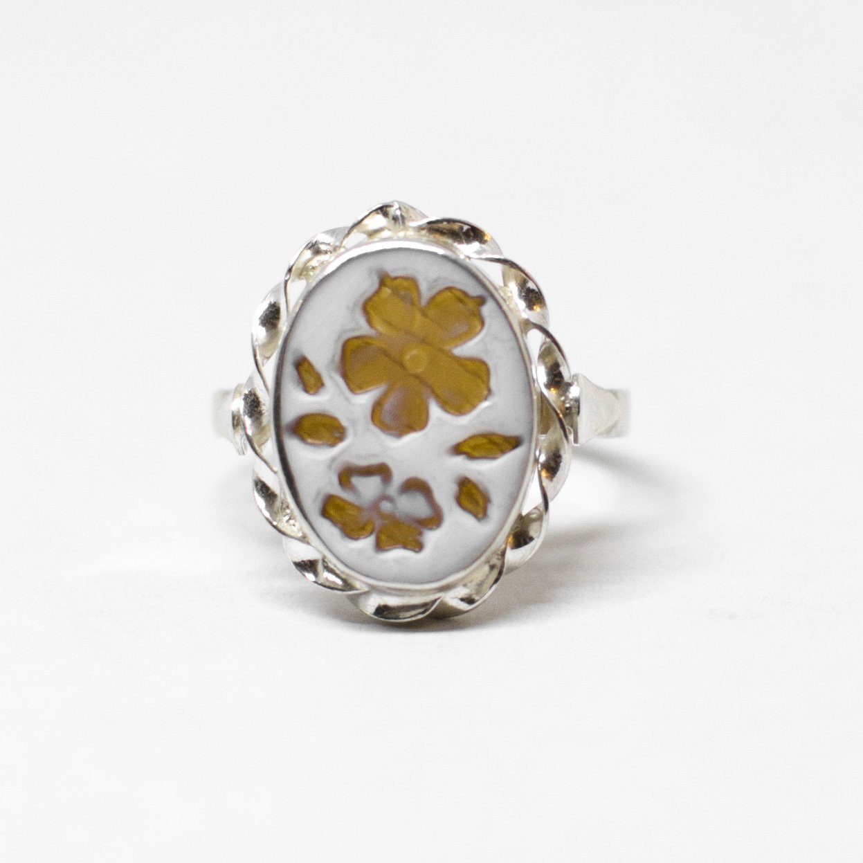 Anello Cammeo Incisione Inversa Fiori