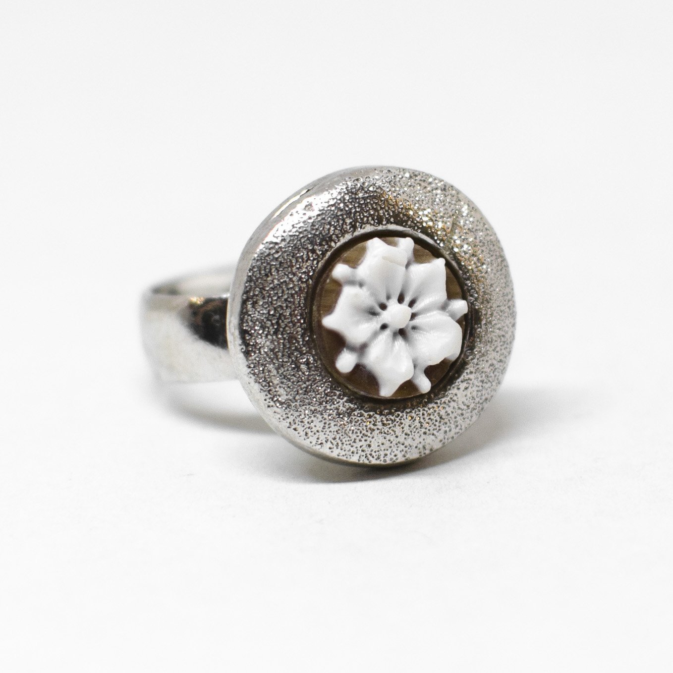 Anello cammeo incisione fiore