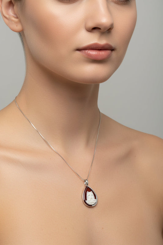 Collana in Cammeo incisione "Gatto"