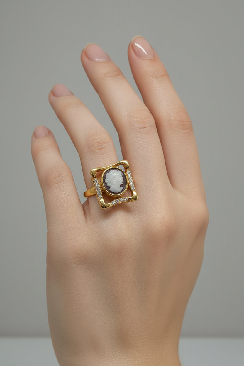 Anello in Cammeo incisione Volto di Donna