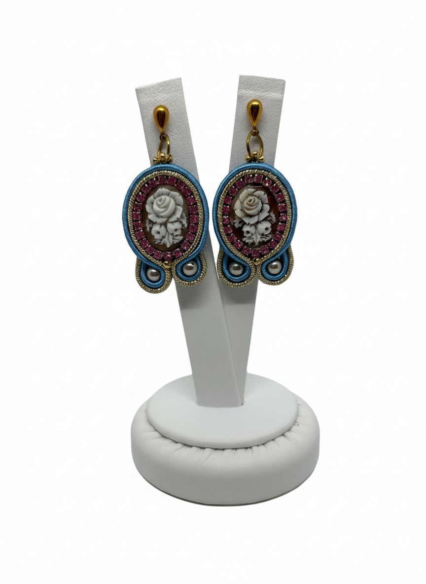 Orecchini in Cammeo Soutache incisione "Fiori"