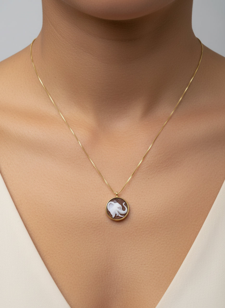 Collana in Cammeo incisione "Elefante"