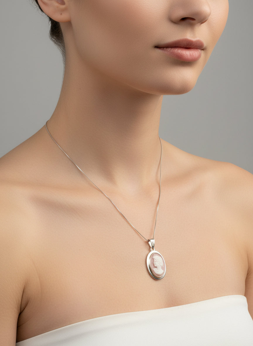 Pendente in Cammeo incisione "Profilo di Donna"