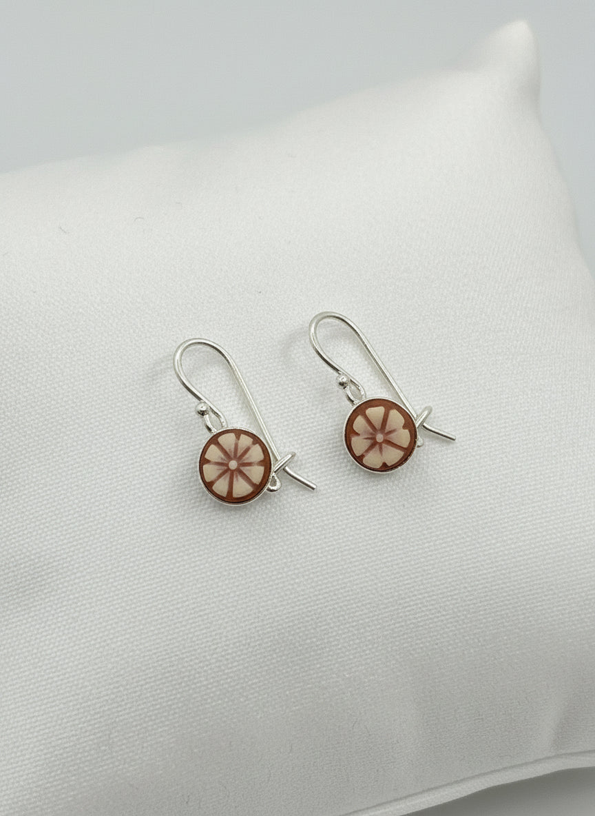 Orecchini in Cammeo incisione "Fiore"