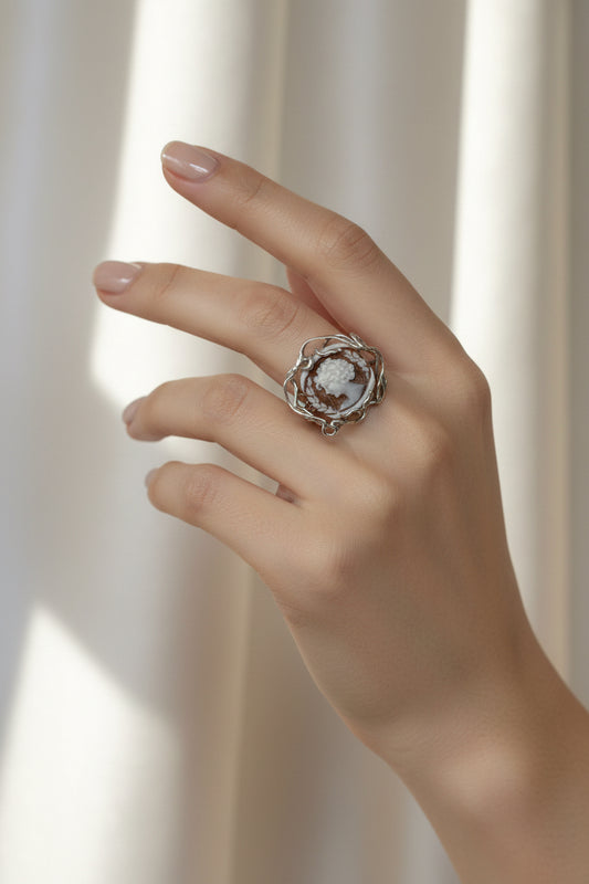 Anello in Cammeo incisione Volto di Donna