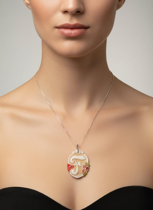 Pendente in Cammeo incisione "Lettere" F