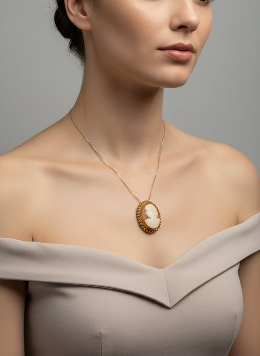 Pendente in Cammeo incisione "Profilo di Donna"