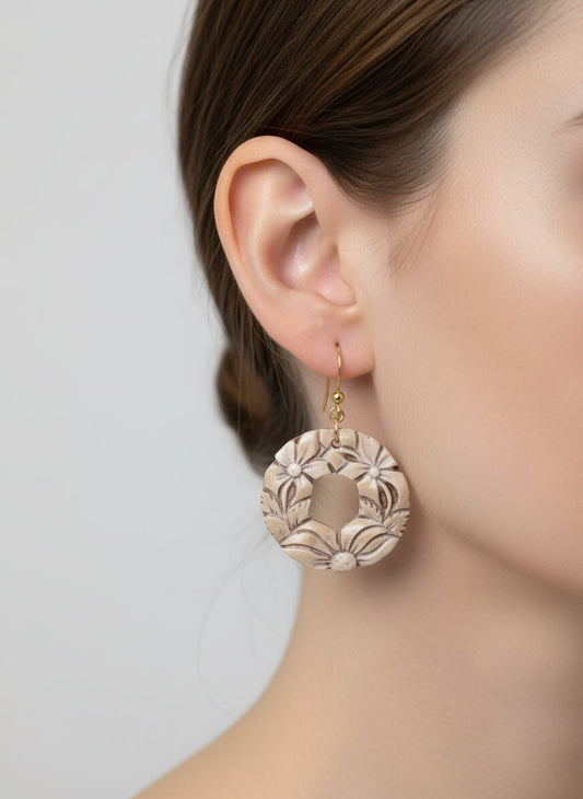 Orecchini in Cammeo incisione "Fiore"