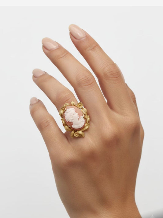 Anello in Cammeo incisione “Profilo di Donna”