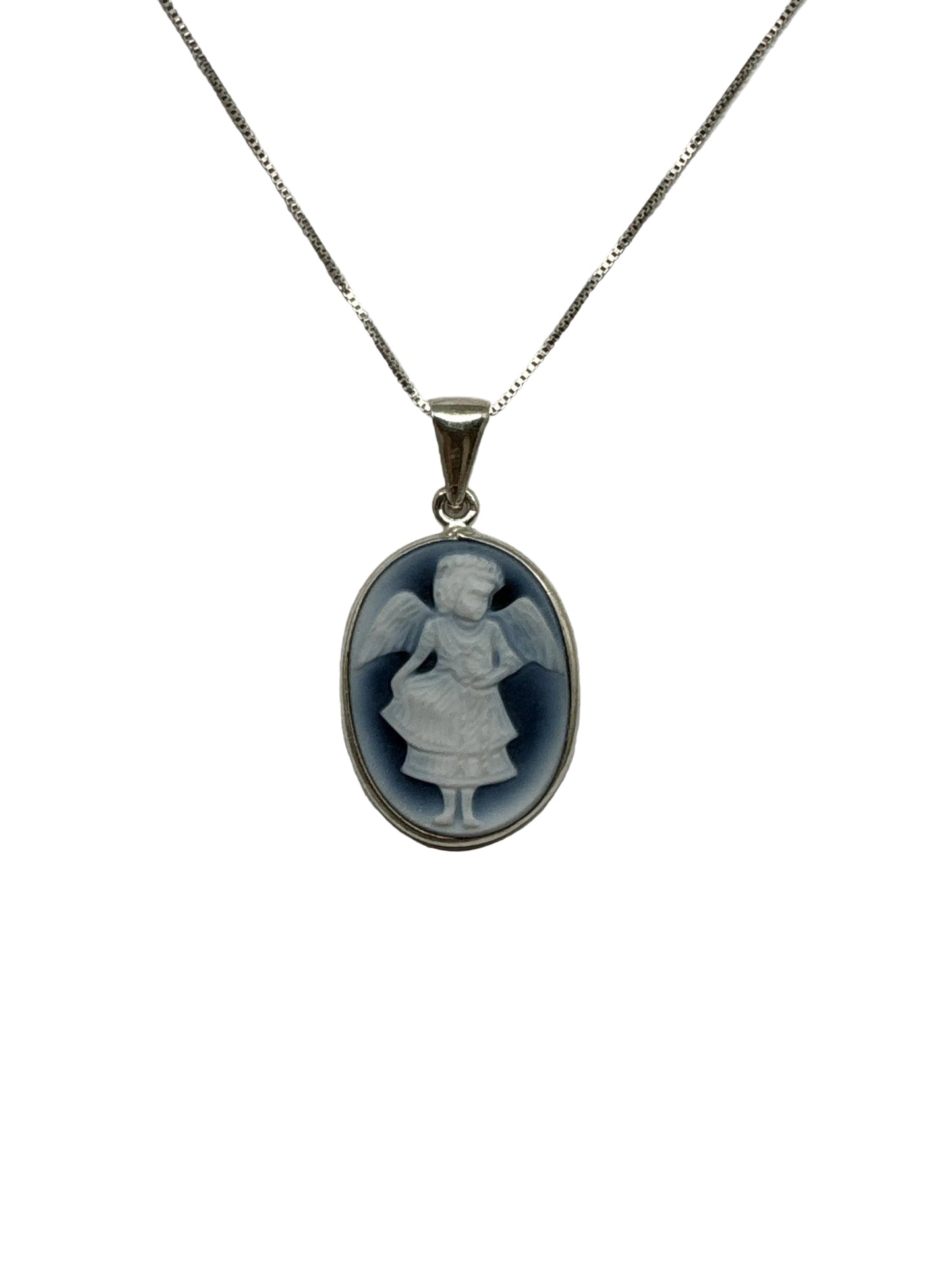 Pendente in Agata raffigurante Angioletto con Ali