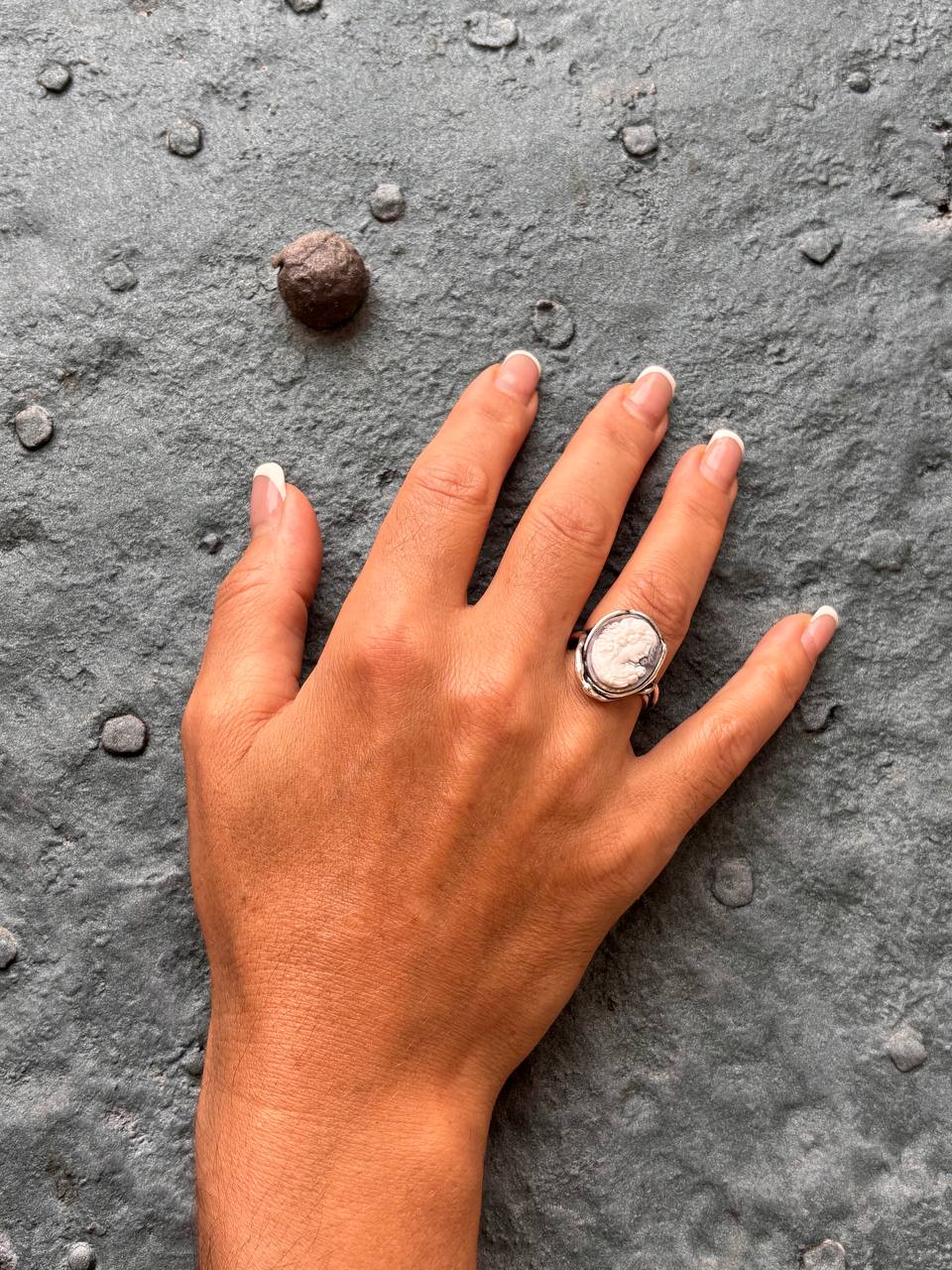 Anello in Cammeo Artistico Profilo di Donna