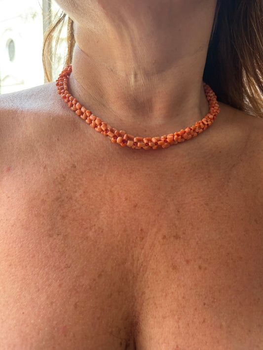 Girocollo in corallo Antico