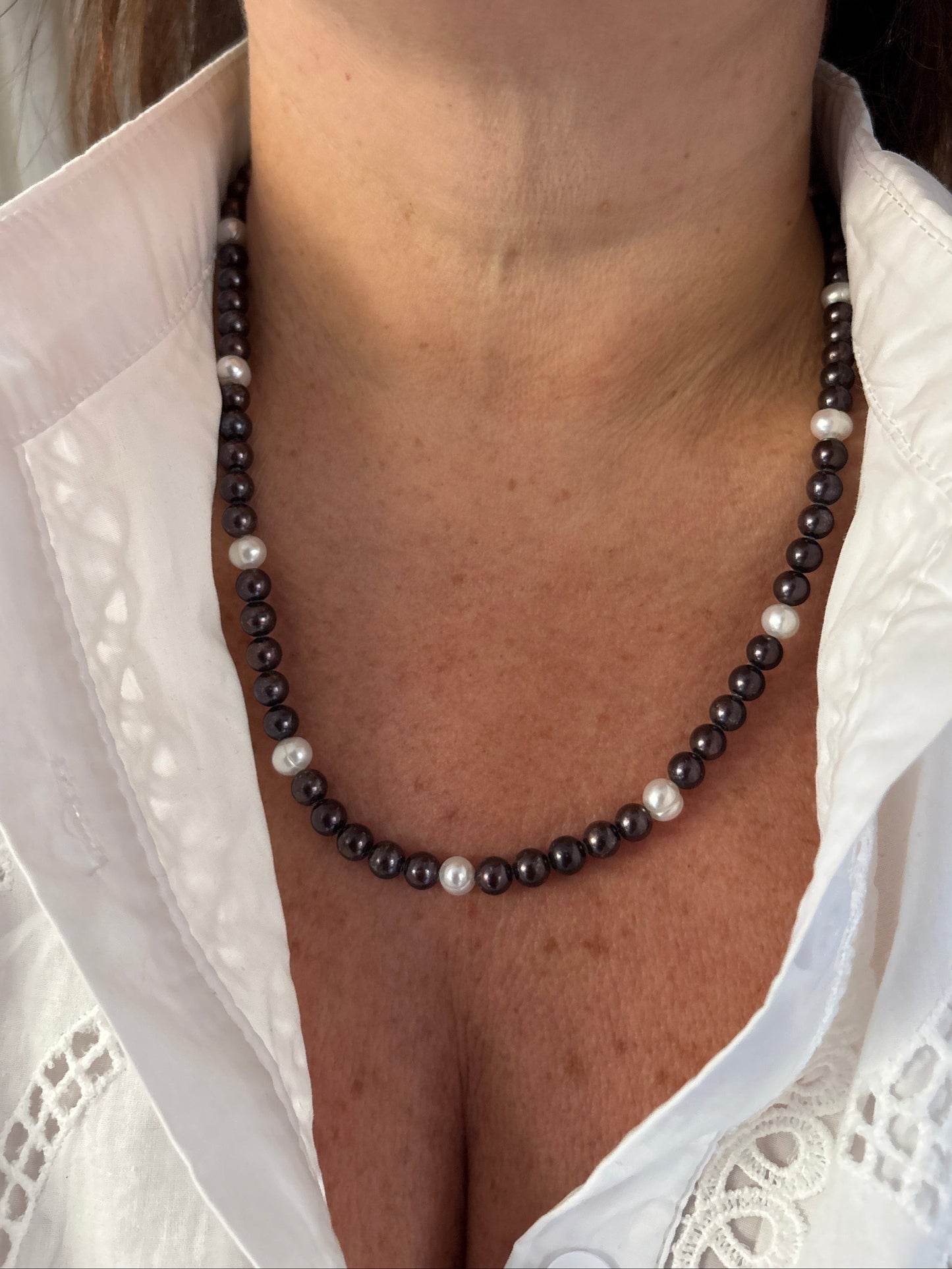 Collana di Perle Bianche e Nere