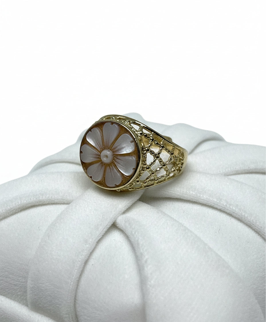 Anello in Cammeo Incisione "Fiore"