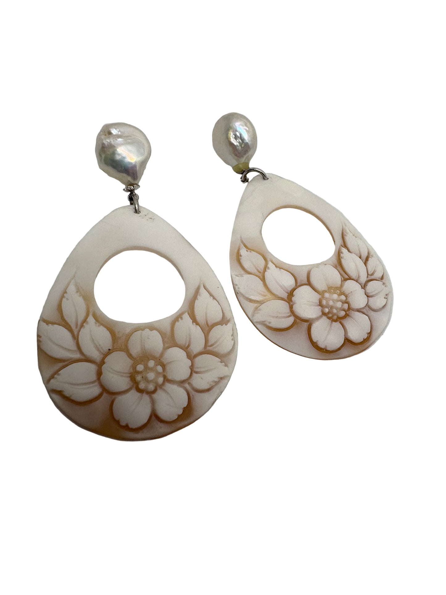 Orecchini in Cammeo incisione "Fiore"