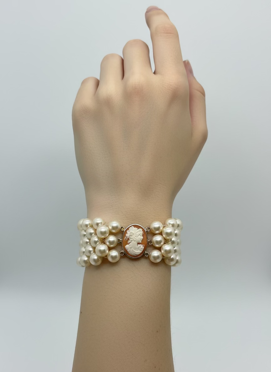 Bracciale in Cammeo e Perle incisione "Profilo di Donna"