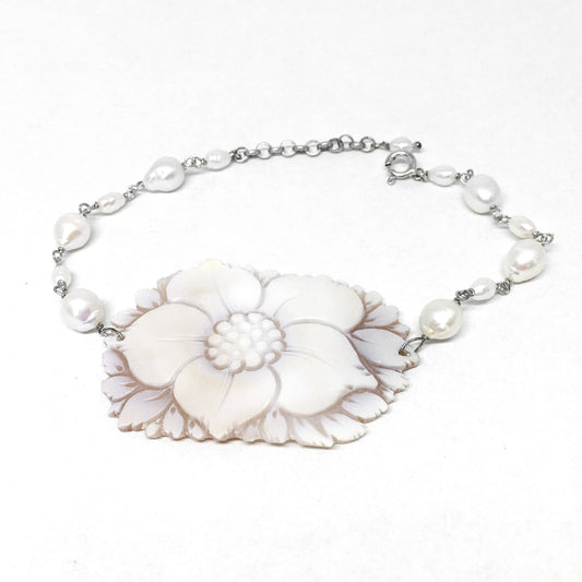 Bracciale Cammeo a Forma di Fiore e Perle