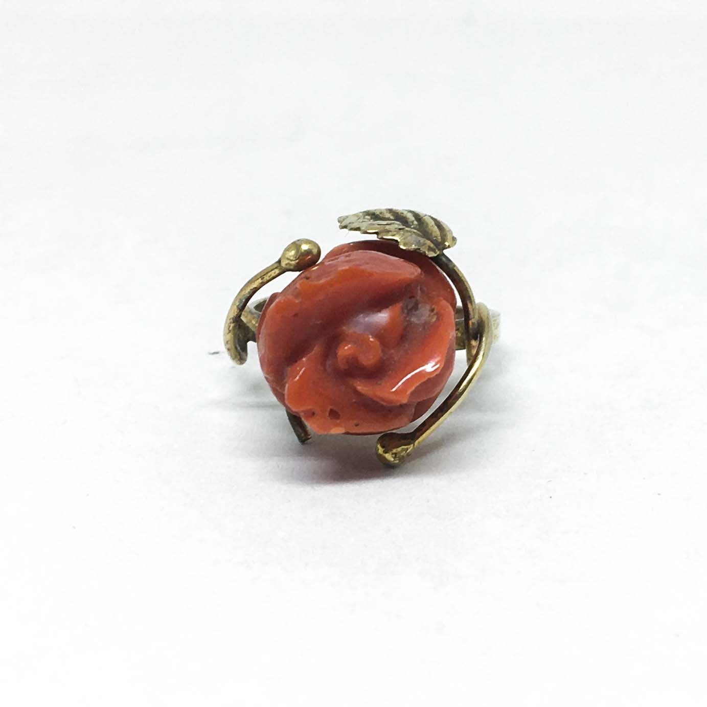 Anello corallo rosso rosa scolpita