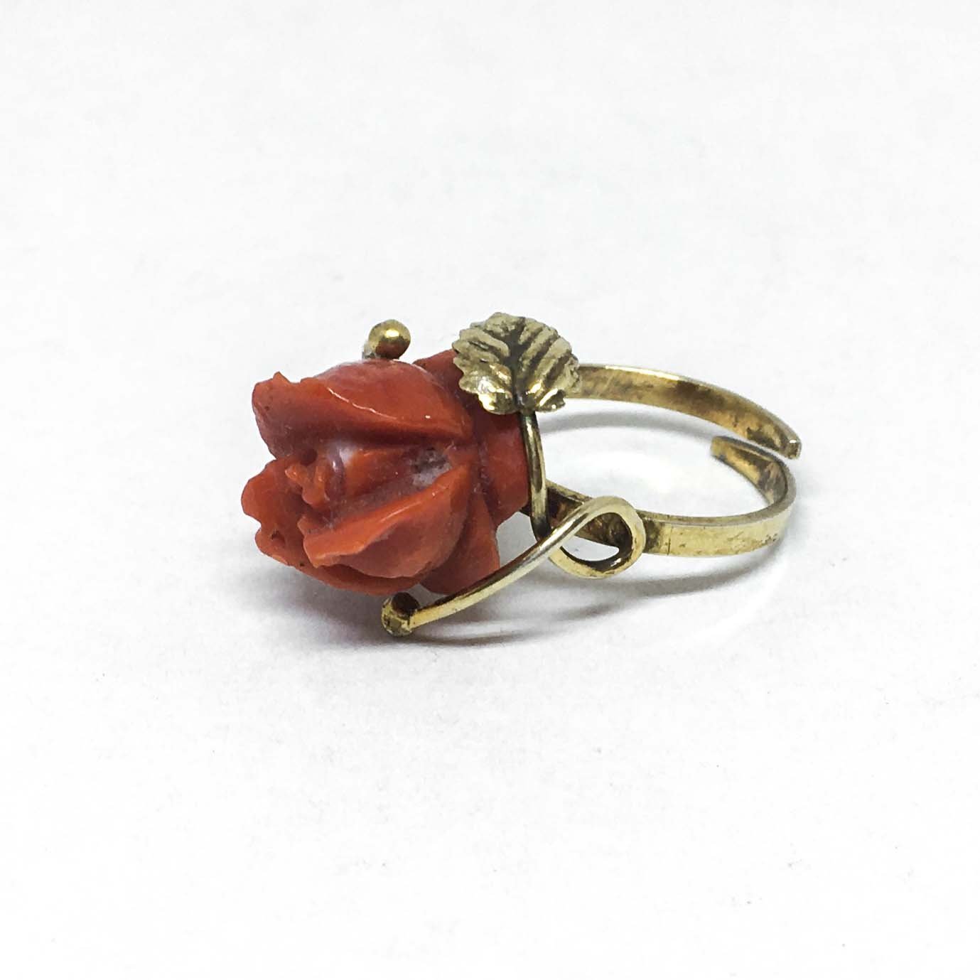 Anello corallo rosso rosa scolpita