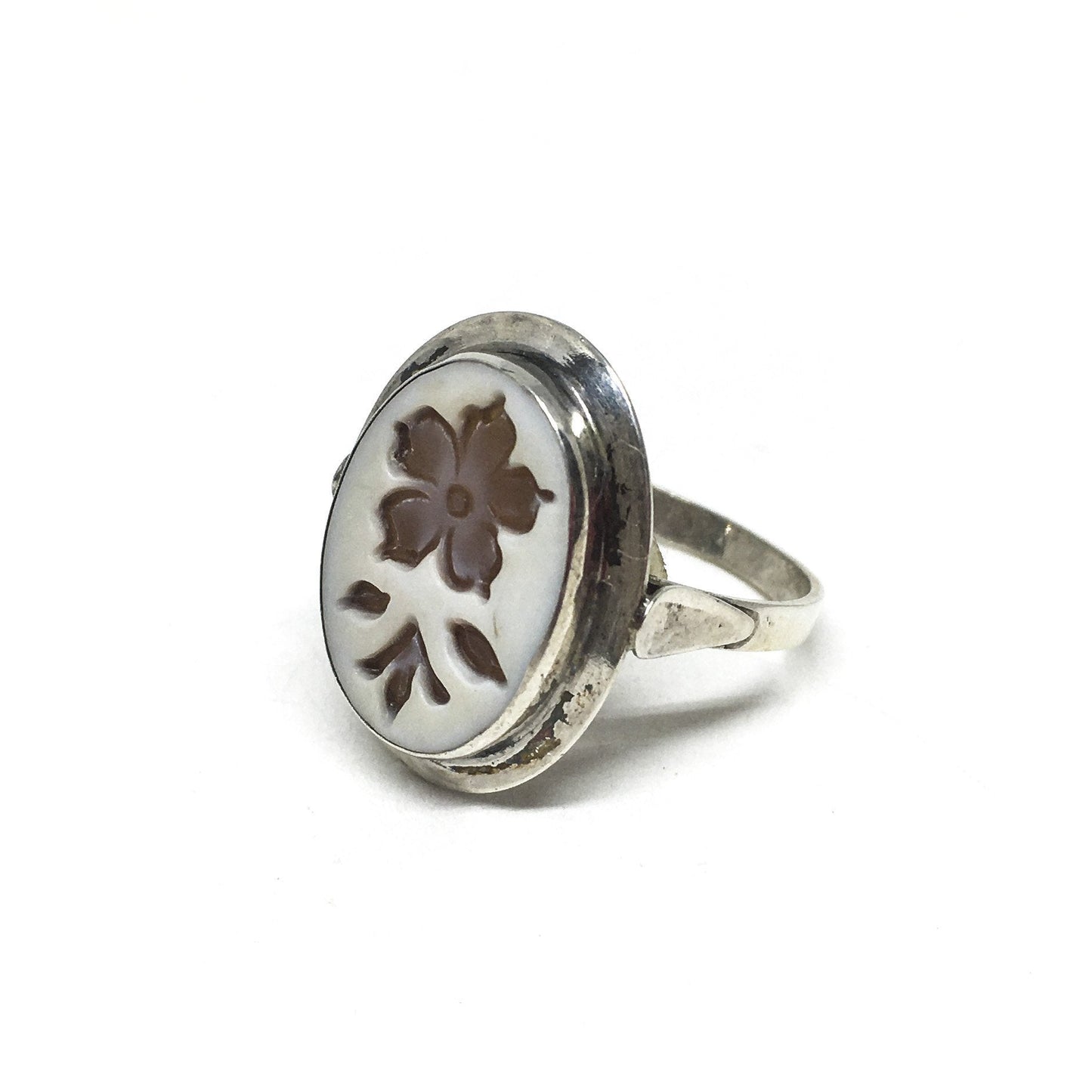 Anello Cammeo Incisione Inversa Fiori