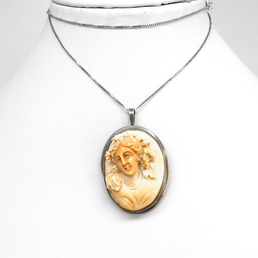 Pendant/Brooch Cameo Prospect on Carnelian