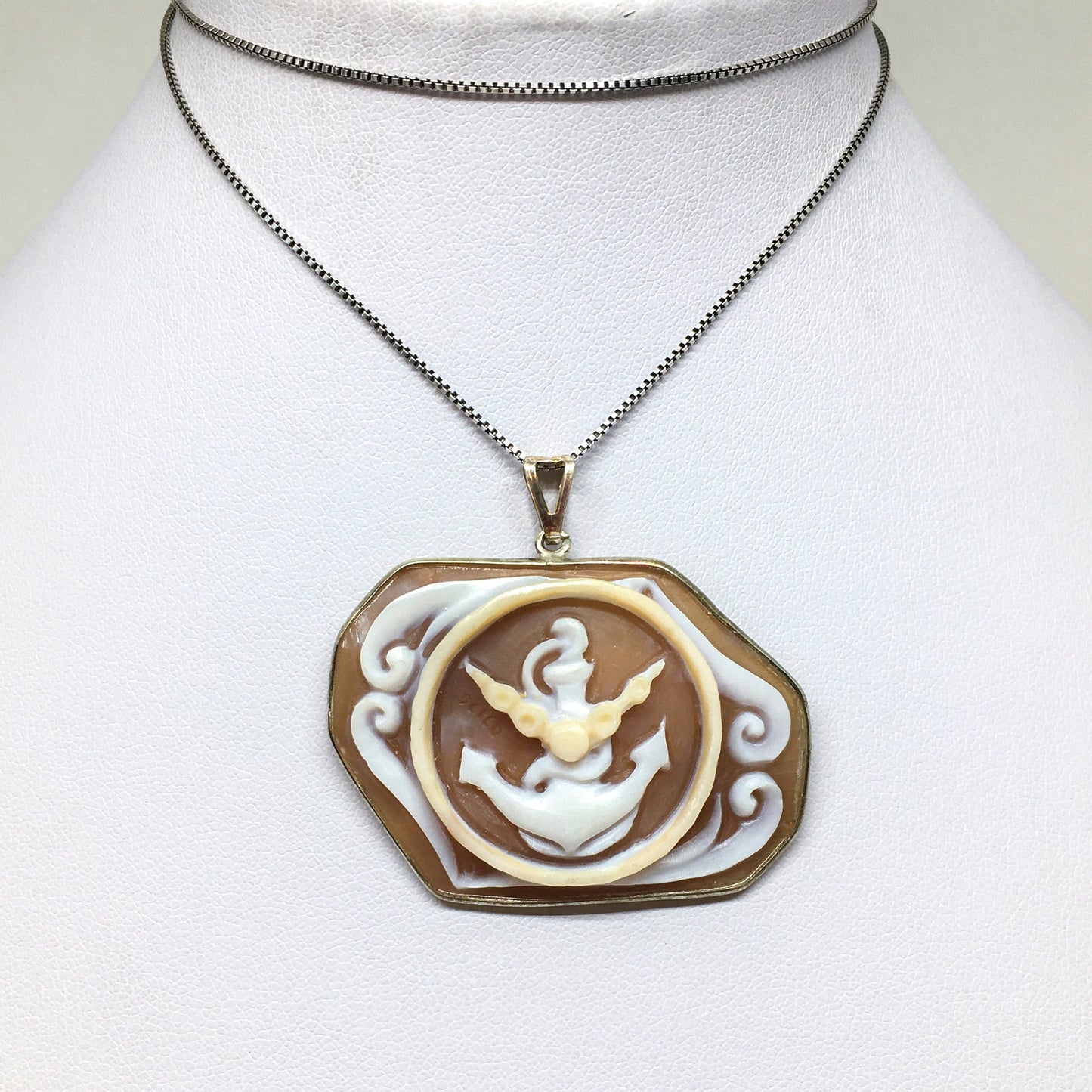 Cameo Pendant Engraving "Anchor" (also for Men)