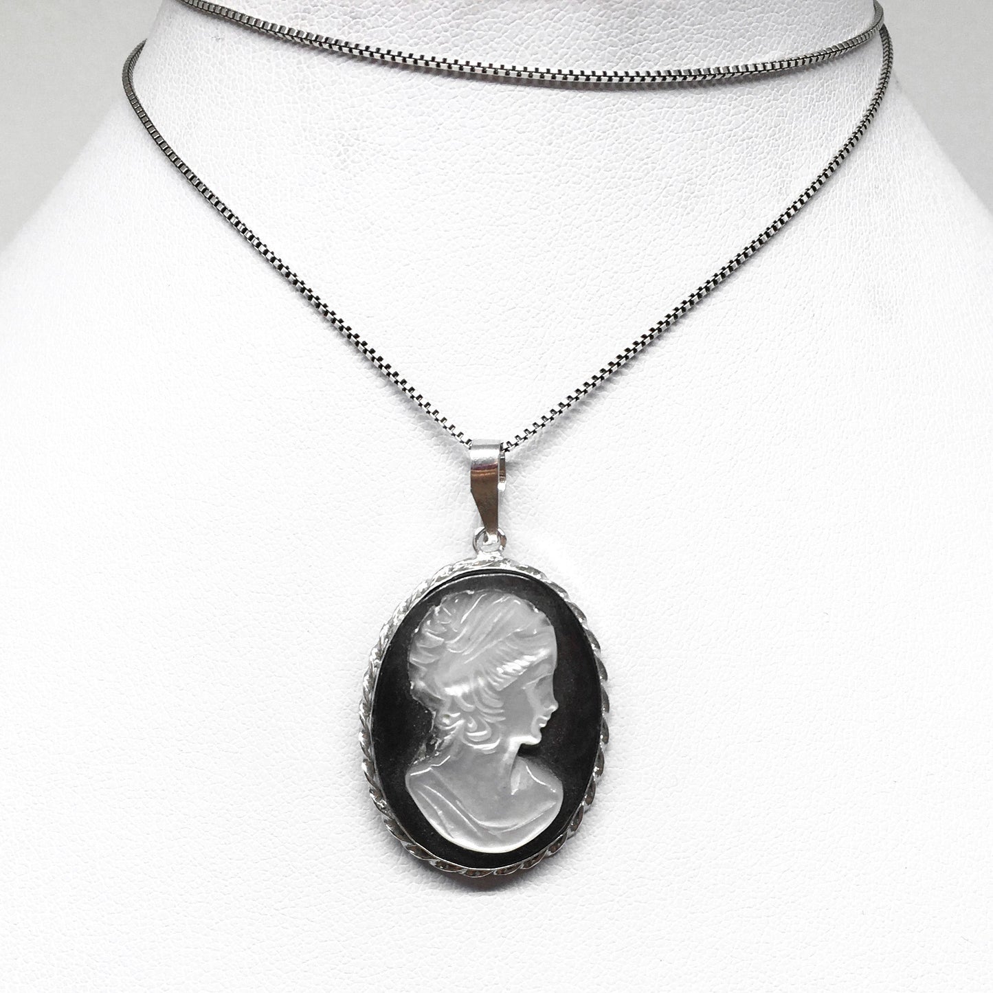 Cameo Pendant on Mother of Pearl