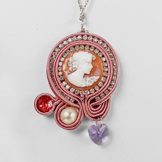 Collana in Argento con Pendente in Soutache con Cammeo Profilo Donna