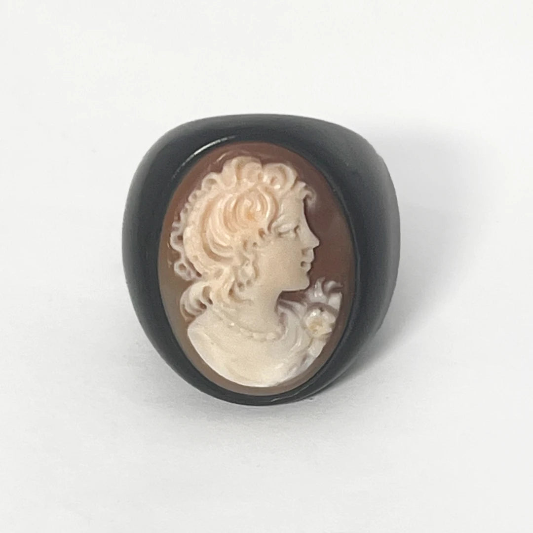 il-piccolo-museo-del-cammeo-Anello-in-Pasta-con-Cammeo-Profilo-Donna