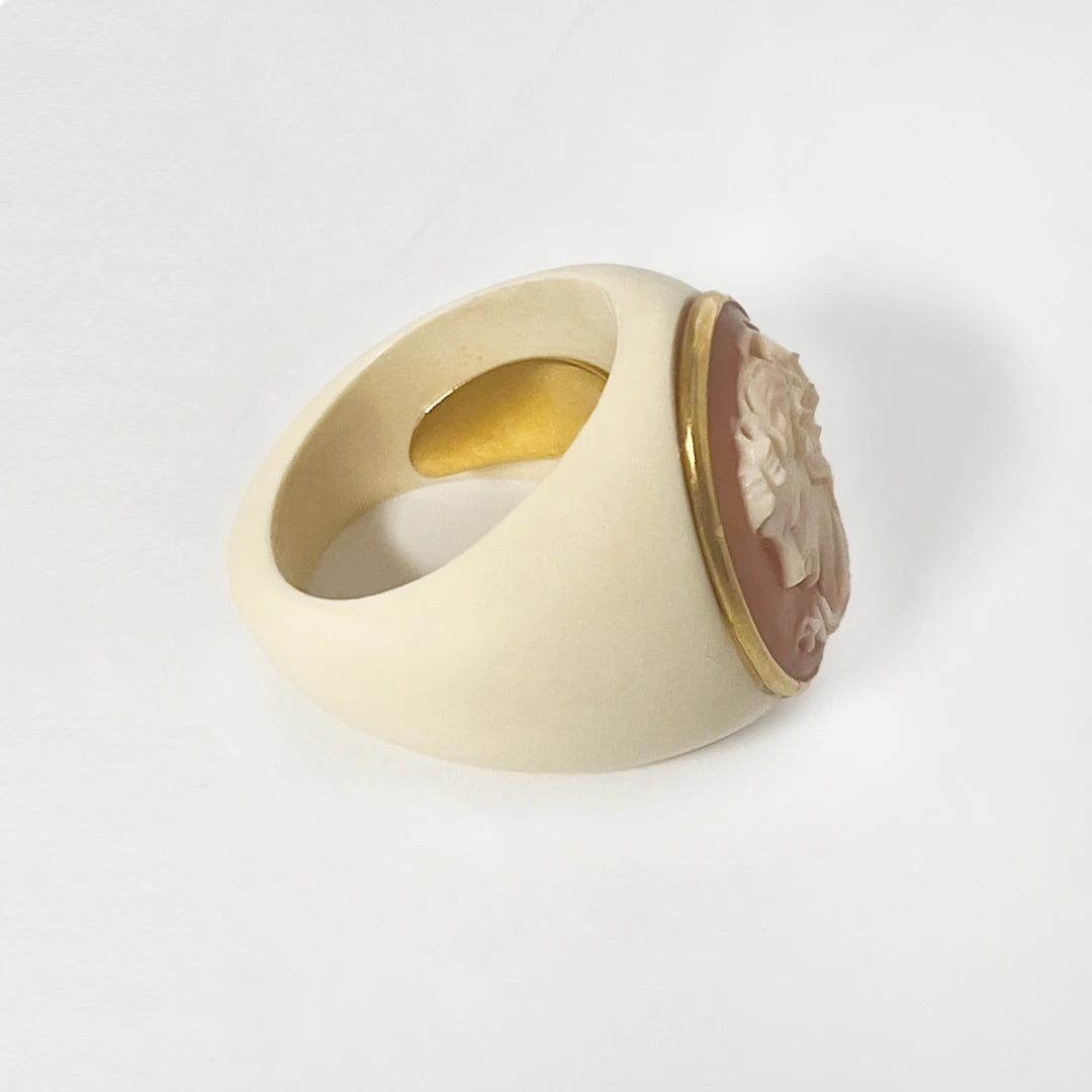 l-piccolo-museo-del-cammeo-Anello-in-Pasta-con-Cammeo-Profilo-Donna-